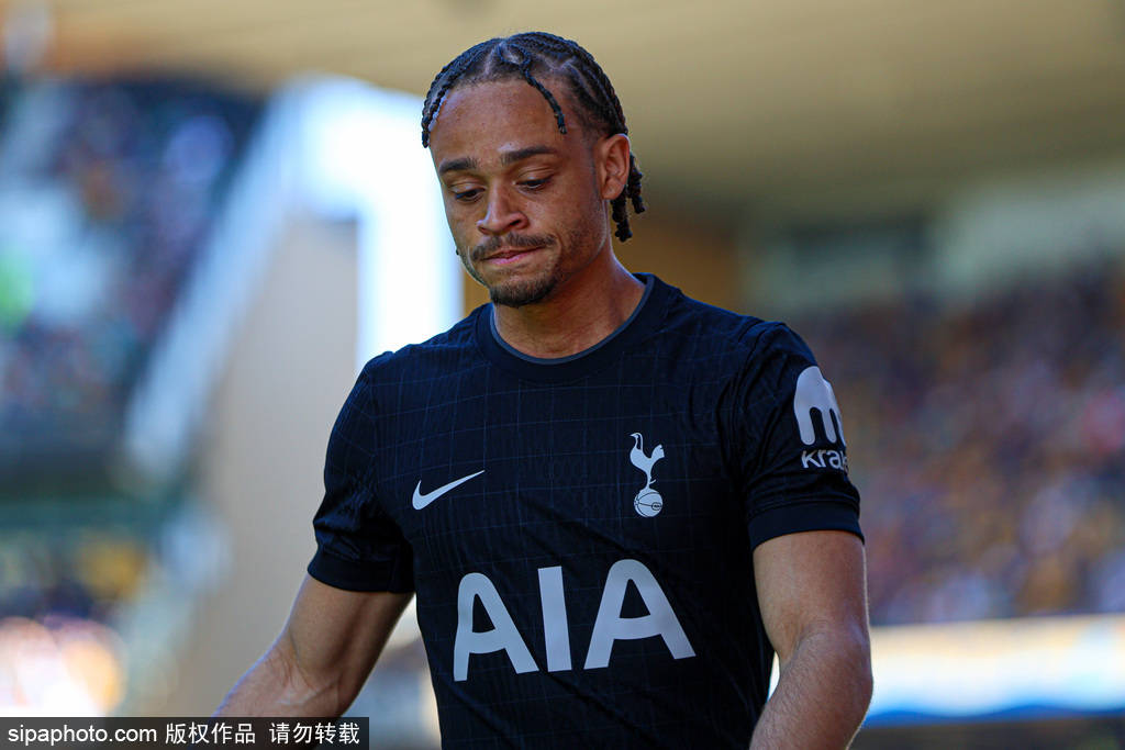 无缘世界杯！西蒙斯为热刺保级拼尽所有 却遭重伤大修